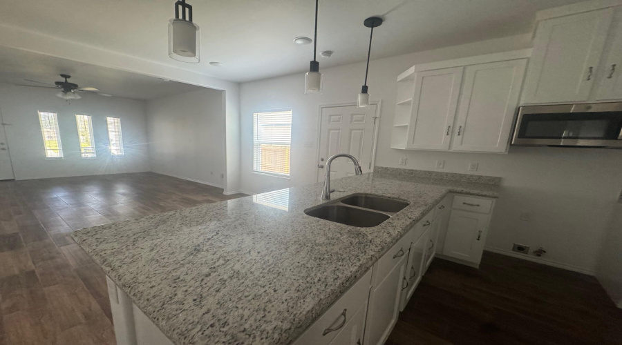 4206 Gavilan Dr., Laredo, Texas 78046, 4 Bedrooms Bedrooms, 6 Rooms Rooms,2 BathroomsBathrooms,Residential,For Rent,4206 Gavilan Dr.,20264692