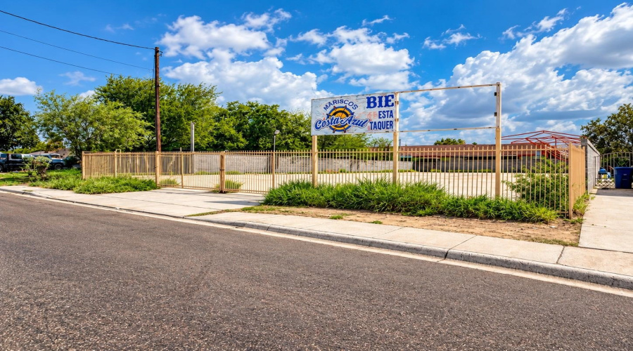 3219 Ross St, Laredo, Texas 78043, ,Land,For Sale,3219 Ross St,20264708