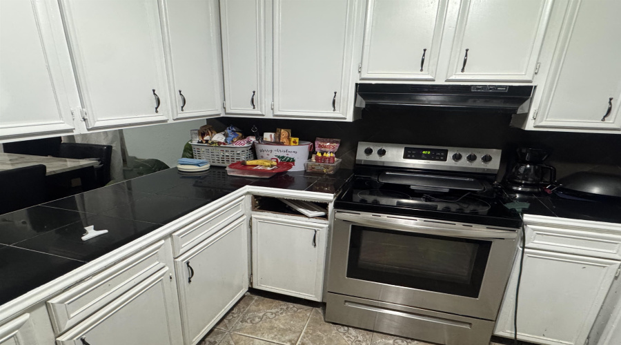 1302 Laredo Ave, Zapata, Texas 78076, 2 Bedrooms Bedrooms, 4 Rooms Rooms,1 BathroomBathrooms,Residential,For Sale,1302 Laredo Ave,20264702