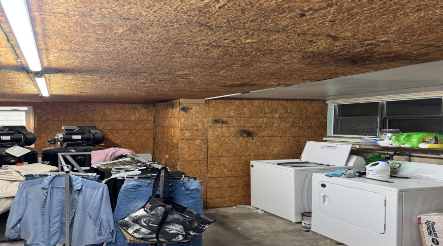 1302 Laredo Ave, Zapata, Texas 78076, 2 Bedrooms Bedrooms, 4 Rooms Rooms,1 BathroomBathrooms,Residential,For Sale,1302 Laredo Ave,20264702