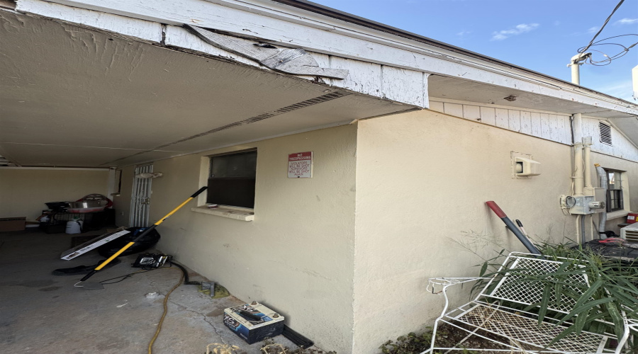 1302 Laredo Ave, Zapata, Texas 78076, 2 Bedrooms Bedrooms, 4 Rooms Rooms,1 BathroomBathrooms,Residential,For Sale,1302 Laredo Ave,20264702
