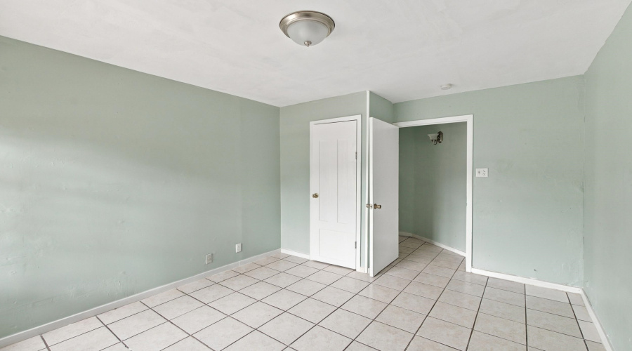3502 Guadalupe St, Laredo, Texas 78046, 2 Bedrooms Bedrooms, 5 Rooms Rooms,1 BathroomBathrooms,Residential,For Rent,3502 Guadalupe St,20264704