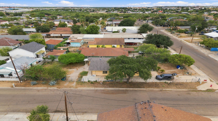 3502 Guadalupe St, Laredo, Texas 78046, 2 Bedrooms Bedrooms, 5 Rooms Rooms,1 BathroomBathrooms,Residential,For Rent,3502 Guadalupe St,20264704