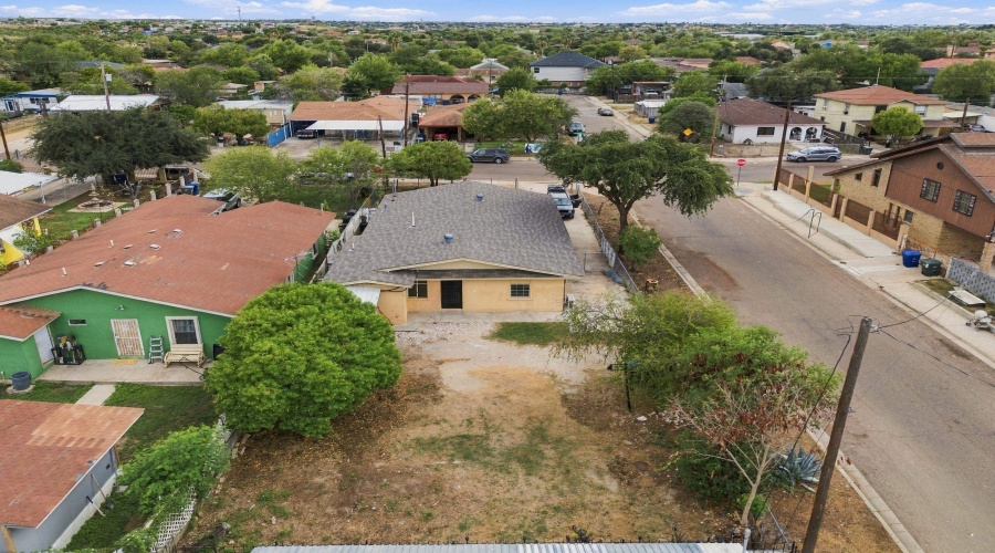 3502 Guadalupe St, Laredo, Texas 78046, 2 Bedrooms Bedrooms, 5 Rooms Rooms,1 BathroomBathrooms,Residential,For Rent,3502 Guadalupe St,20264704