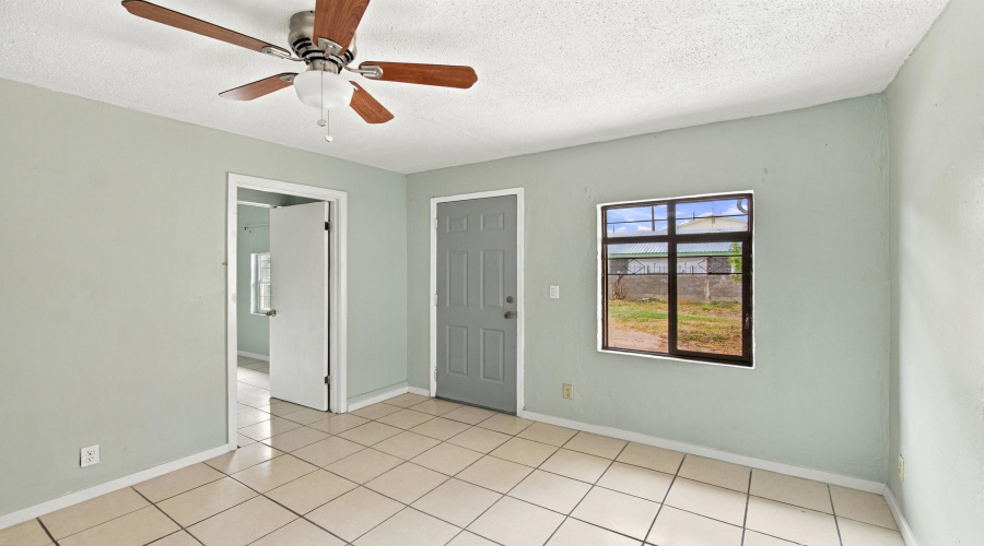 3502 Guadalupe St, Laredo, Texas 78046, 2 Bedrooms Bedrooms, 5 Rooms Rooms,1 BathroomBathrooms,Residential,For Rent,3502 Guadalupe St,20264704