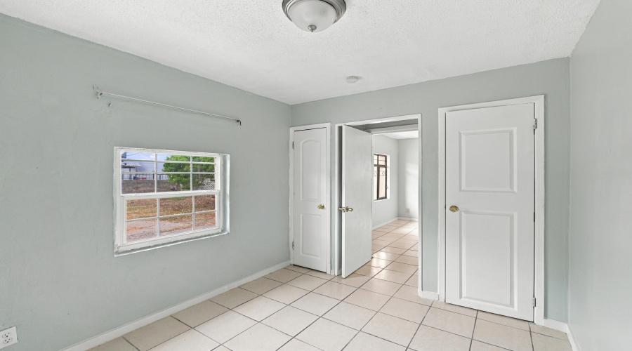 3502 Guadalupe St, Laredo, Texas 78046, 2 Bedrooms Bedrooms, 5 Rooms Rooms,1 BathroomBathrooms,Residential,For Rent,3502 Guadalupe St,20264704