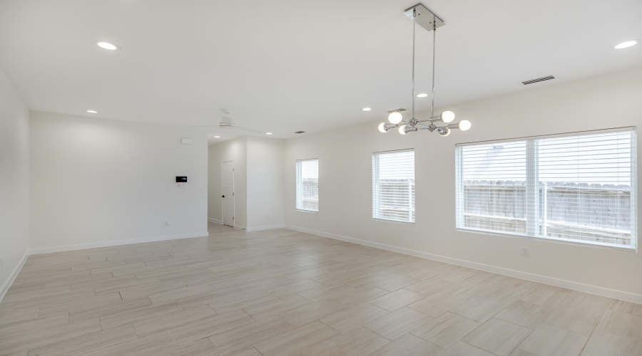 417 Deer Path Loop, Laredo, Texas 78045, 4 Bedrooms Bedrooms, 6 Rooms Rooms,2 BathroomsBathrooms,Residential,For Sale,417 Deer Path Loop,20264705