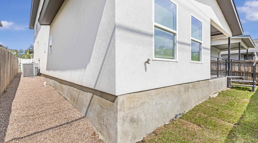 417 Deer Path Loop, Laredo, Texas 78045, 4 Bedrooms Bedrooms, 6 Rooms Rooms,2 BathroomsBathrooms,Residential,For Sale,417 Deer Path Loop,20264705