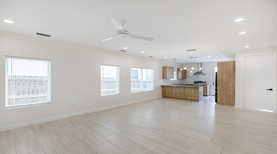 417 Deer Path Loop, Laredo, Texas 78045, 4 Bedrooms Bedrooms, 6 Rooms Rooms,2 BathroomsBathrooms,Residential,For Sale,417 Deer Path Loop,20264705