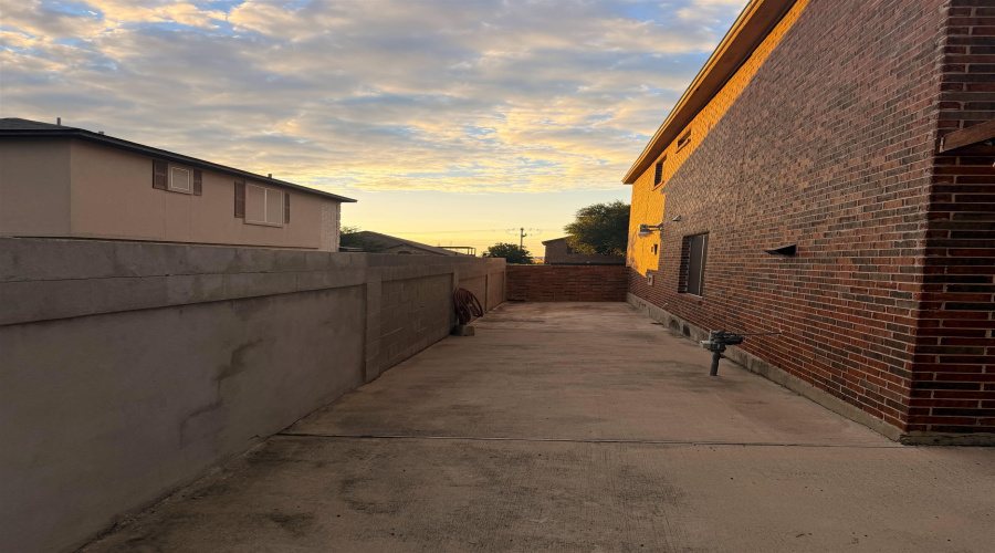 2604 Anejo Dr, Laredo, Texas 78045, 3 Bedrooms Bedrooms, 7 Rooms Rooms,2 BathroomsBathrooms,Residential,For Sale,2604 Anejo Dr,20264707