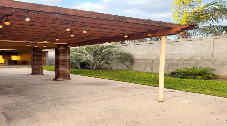 2604 Anejo Dr, Laredo, Texas 78045, 3 Bedrooms Bedrooms, 7 Rooms Rooms,2 BathroomsBathrooms,Residential,For Sale,2604 Anejo Dr,20264707