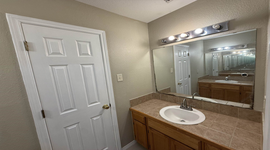 11113 Salado Dr, Laredo, Texas 78045, 3 Bedrooms Bedrooms, 3 Rooms Rooms,2 BathroomsBathrooms,Residential,For Rent,11113 Salado Dr,20264710