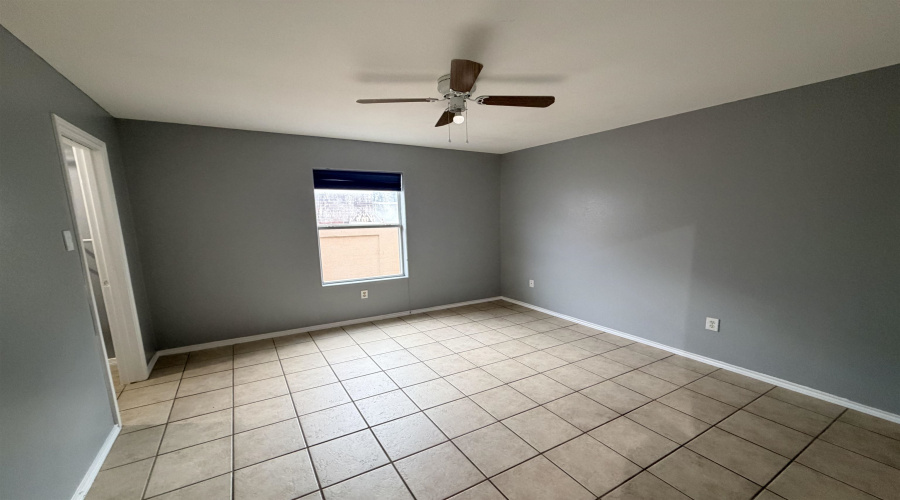 1625 Denmark Ln, Laredo, Texas 78045, 3 Bedrooms Bedrooms, 6 Rooms Rooms,2 BathroomsBathrooms,Residential,For Sale,1625 Denmark Ln,20264711