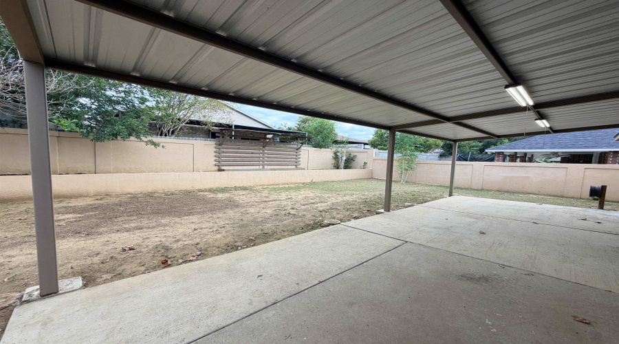 1625 Denmark Ln, Laredo, Texas 78045, 3 Bedrooms Bedrooms, 6 Rooms Rooms,2 BathroomsBathrooms,Residential,For Sale,1625 Denmark Ln,20264711