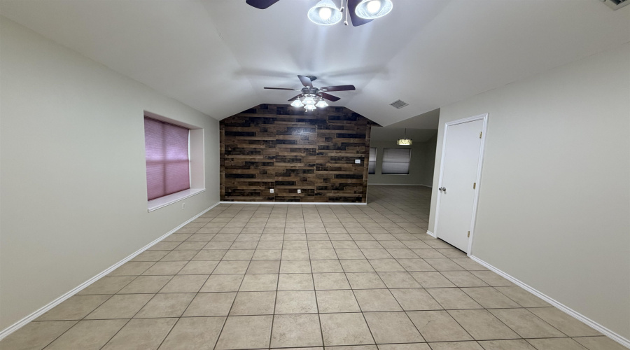 1625 Denmark Ln, Laredo, Texas 78045, 3 Bedrooms Bedrooms, 6 Rooms Rooms,2 BathroomsBathrooms,Residential,For Sale,1625 Denmark Ln,20264711