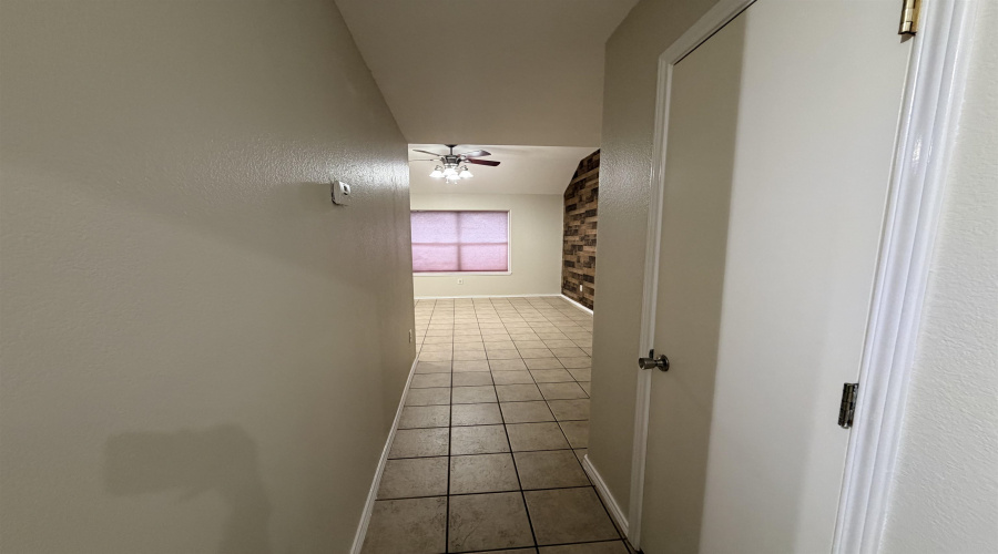 1625 Denmark Ln, Laredo, Texas 78045, 3 Bedrooms Bedrooms, 6 Rooms Rooms,2 BathroomsBathrooms,Residential,For Sale,1625 Denmark Ln,20264711