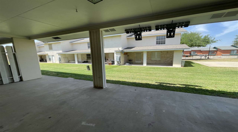 8911 McPherson Rd, Laredo, Texas 78045, 3 Bedrooms Bedrooms, 6 Rooms Rooms,3 BathroomsBathrooms,Residential,For Rent,8911 McPherson Rd,20264712