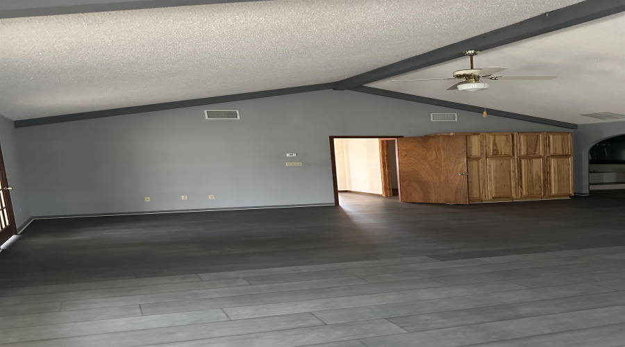 707 Tilden St., Cotulla, Texas 78014, 4 Bedrooms Bedrooms, 5 Rooms Rooms,4 BathroomsBathrooms,Residential,For Rent,707 Tilden St.,20264717