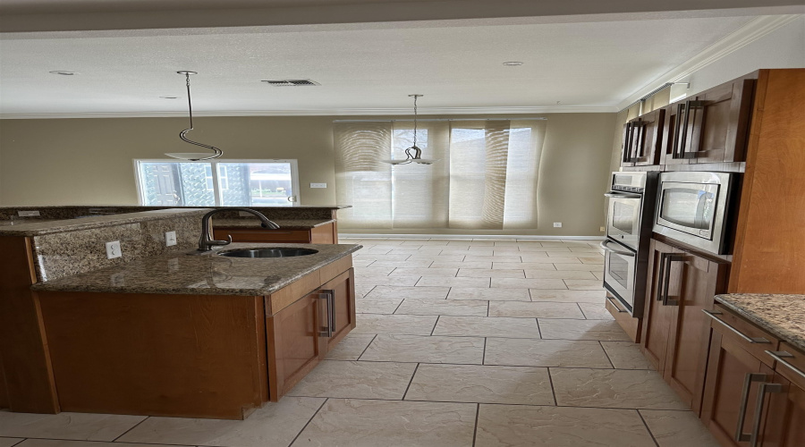 707 Tilden St., Cotulla, Texas 78014, 4 Bedrooms Bedrooms, 5 Rooms Rooms,4 BathroomsBathrooms,Residential,For Rent,707 Tilden St.,20264717