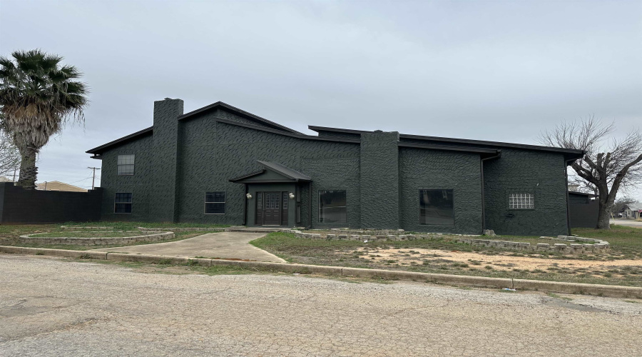 707 Tilden St., Cotulla, Texas 78014, 4 Bedrooms Bedrooms, 5 Rooms Rooms,4 BathroomsBathrooms,Residential,For Rent,707 Tilden St.,20264717