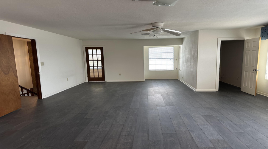 707 Tilden St., Cotulla, Texas 78014, 4 Bedrooms Bedrooms, 5 Rooms Rooms,4 BathroomsBathrooms,Residential,For Rent,707 Tilden St.,20264717