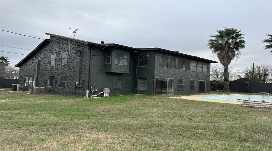 707 Tilden St., Cotulla, Texas 78014, 4 Bedrooms Bedrooms, 5 Rooms Rooms,4 BathroomsBathrooms,Residential,For Rent,707 Tilden St.,20264717