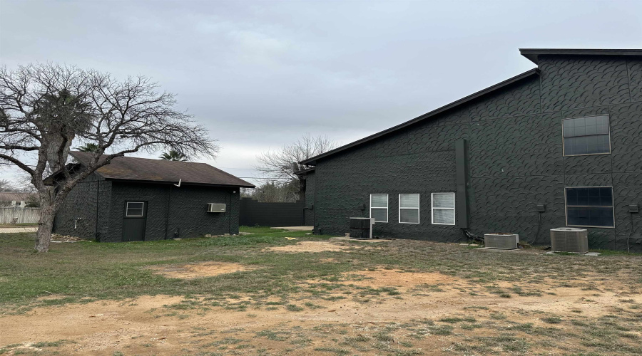 707 Tilden St., Cotulla, Texas 78014, 4 Bedrooms Bedrooms, 5 Rooms Rooms,4 BathroomsBathrooms,Residential,For Rent,707 Tilden St.,20264717