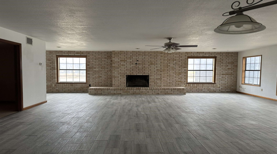 707 Tilden St., Cotulla, Texas 78014, 4 Bedrooms Bedrooms, 5 Rooms Rooms,4 BathroomsBathrooms,Residential,For Rent,707 Tilden St.,20264717