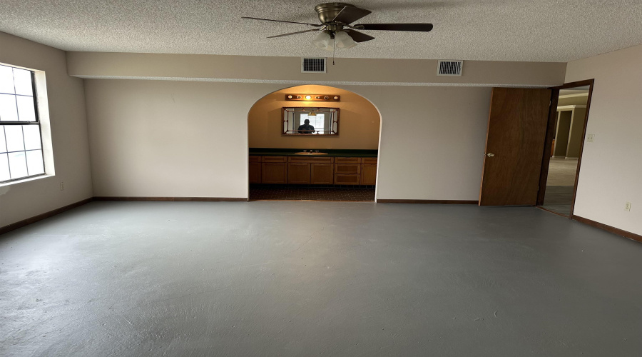707 Tilden St., Cotulla, Texas 78014, 4 Bedrooms Bedrooms, 5 Rooms Rooms,4 BathroomsBathrooms,Residential,For Rent,707 Tilden St.,20264717