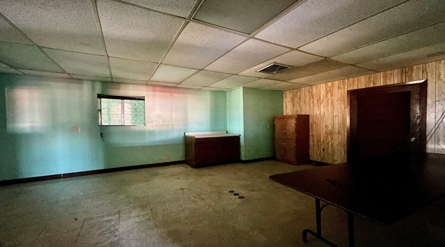 8701 Las Cruces Dr, Laredo, Texas 78045, 1 Bedroom Bedrooms, 6 Rooms Rooms,3 BathroomsBathrooms,Commercial/industrial,For Rent,8701 Las Cruces Dr,20264722
