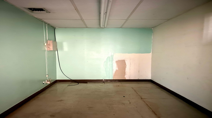 8701 Las Cruces Dr, Laredo, Texas 78045, 1 Bedroom Bedrooms, 6 Rooms Rooms,3 BathroomsBathrooms,Commercial/industrial,For Rent,8701 Las Cruces Dr,20264722