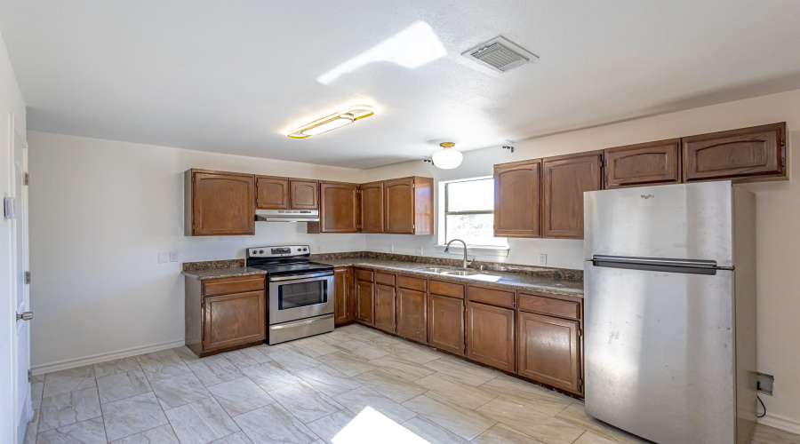 201 Masterson Rd, Laredo, Texas 78046, 2 Bedrooms Bedrooms, 4 Rooms Rooms,1 BathroomBathrooms,Residential,For Sale,201 Masterson Rd,20264720