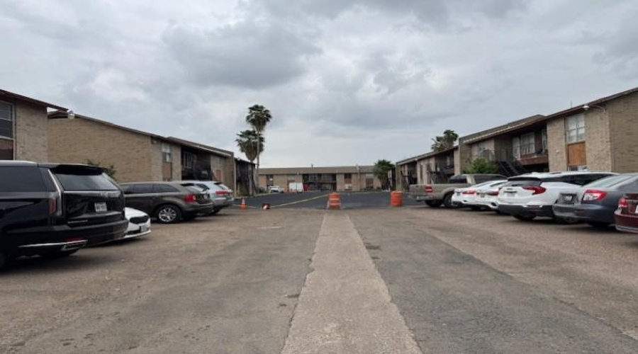 4902 Marcella Ave, Laredo, Texas 78041, 2 Bedrooms Bedrooms, 5 Rooms Rooms,1 BathroomBathrooms,Residential,For Sale,4902 Marcella Ave,20264721