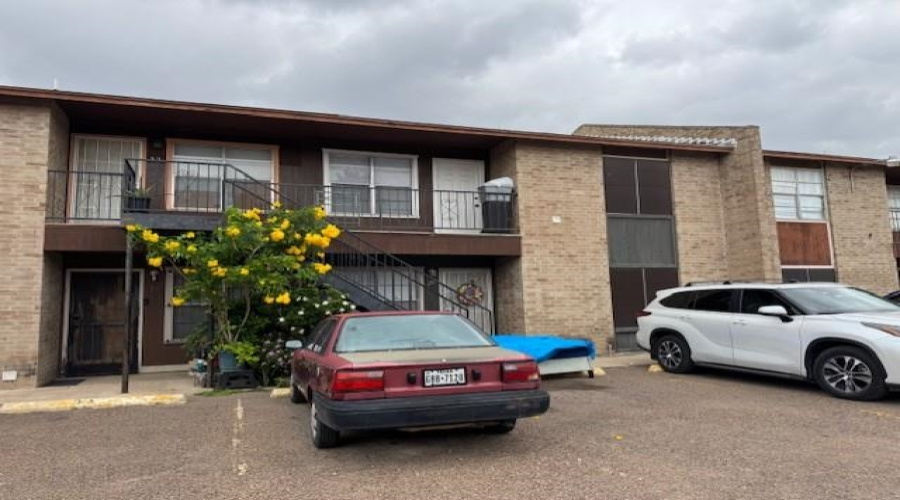 4902 Marcella Ave, Laredo, Texas 78041, 2 Bedrooms Bedrooms, 5 Rooms Rooms,1 BathroomBathrooms,Residential,For Sale,4902 Marcella Ave,20264721