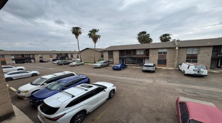 4902 Marcella Ave, Laredo, Texas 78041, 2 Bedrooms Bedrooms, 5 Rooms Rooms,1 BathroomBathrooms,Residential,For Sale,4902 Marcella Ave,20264721