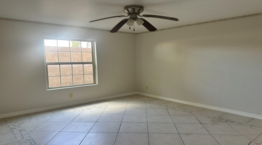 413 Shiloh Dr, Laredo, Texas 78045, 2 Bedrooms Bedrooms, 4 Rooms Rooms,2 BathroomsBathrooms,Residential,For Rent,413 Shiloh Dr,20264723