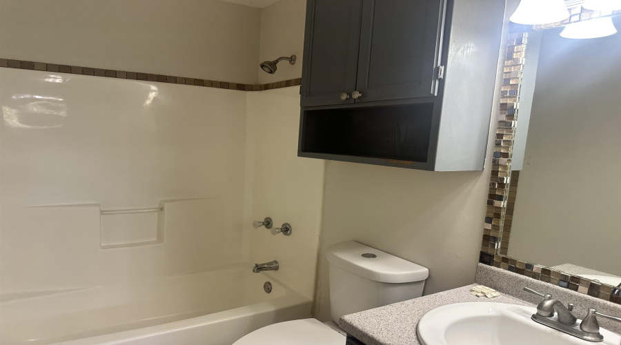 413 Shiloh Dr, Laredo, Texas 78045, 2 Bedrooms Bedrooms, 4 Rooms Rooms,2 BathroomsBathrooms,Residential,For Rent,413 Shiloh Dr,20264723