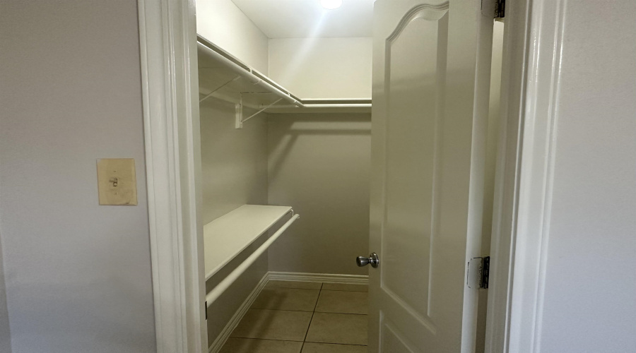 413 Shiloh Dr, Laredo, Texas 78045, 2 Bedrooms Bedrooms, 4 Rooms Rooms,2 BathroomsBathrooms,Residential,For Rent,413 Shiloh Dr,20264723