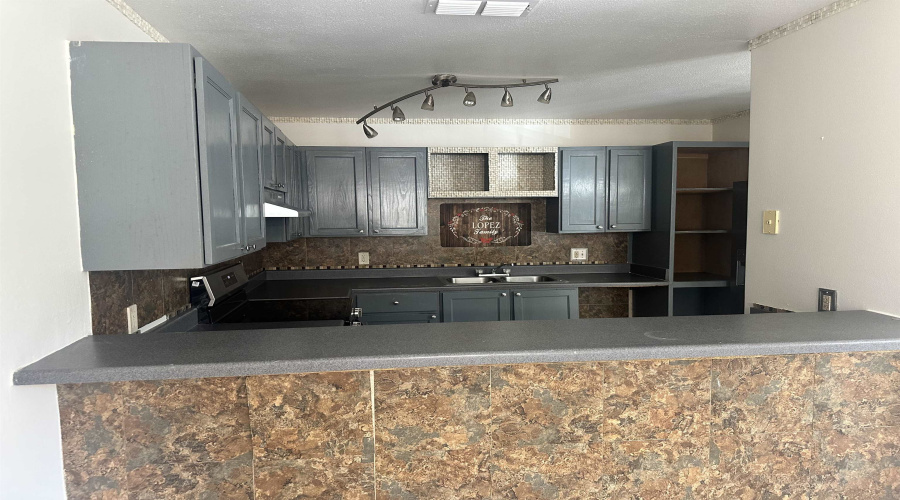 413 Shiloh Dr, Laredo, Texas 78045, 2 Bedrooms Bedrooms, 4 Rooms Rooms,2 BathroomsBathrooms,Residential,For Rent,413 Shiloh Dr,20264723