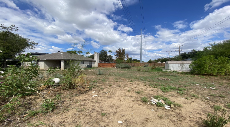 8809 Puerto Yael, LAREDO, Texas 78045, 4 Bedrooms Bedrooms, 5 Rooms Rooms,2 BathroomsBathrooms,Residential,For Sale,8809 Puerto Yael,20264724