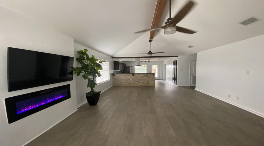 8809 Puerto Yael, LAREDO, Texas 78045, 4 Bedrooms Bedrooms, 5 Rooms Rooms,2 BathroomsBathrooms,Residential,For Sale,8809 Puerto Yael,20264724