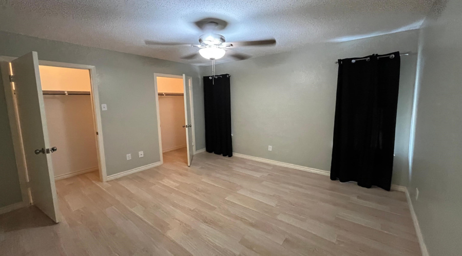 100 E Aurora St, Laredo, Texas 78041, 2 Bedrooms Bedrooms, 4 Rooms Rooms,1 BathroomBathrooms,Residential,For Rent,100 E Aurora St,20264725