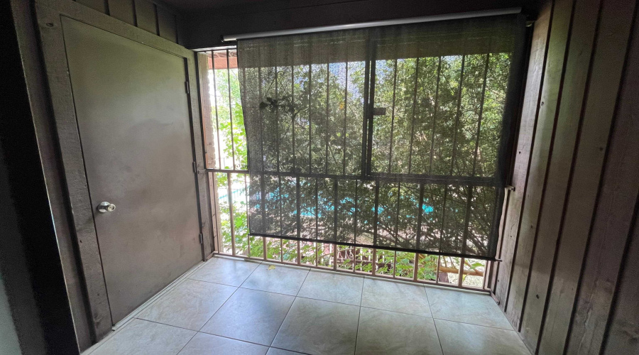 100 E Aurora St, Laredo, Texas 78041, 2 Bedrooms Bedrooms, 4 Rooms Rooms,1 BathroomBathrooms,Residential,For Rent,100 E Aurora St,20264725