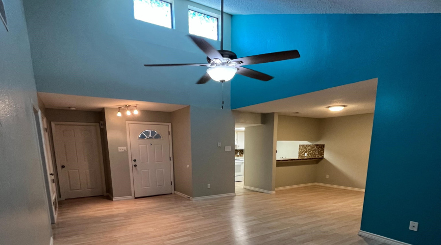 100 E Aurora St, Laredo, Texas 78041, 2 Bedrooms Bedrooms, 4 Rooms Rooms,1 BathroomBathrooms,Residential,For Rent,100 E Aurora St,20264725