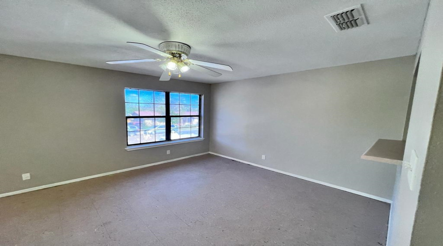 2906 Flores Ave, Laredo, Texas 78040, 2 Bedrooms Bedrooms, 3 Rooms Rooms,1 BathroomBathrooms,Residential,For Rent,2906 Flores Ave,20264726