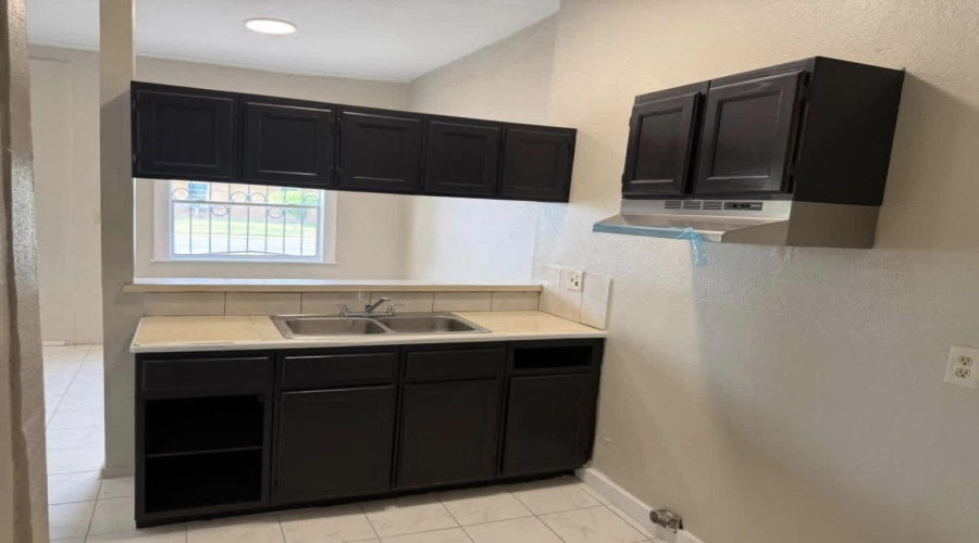 419 Park St, Laredo, Texas 78040, 2 Bedrooms Bedrooms, 3 Rooms Rooms,1 BathroomBathrooms,Residential,For Rent,419 Park St,20264727
