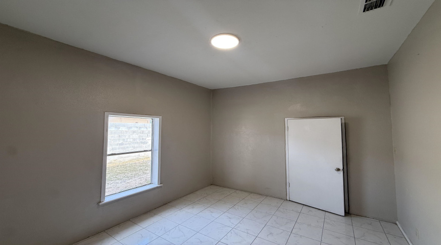 419 Park St, Laredo, Texas 78040, 2 Bedrooms Bedrooms, 3 Rooms Rooms,1 BathroomBathrooms,Residential,For Rent,419 Park St,20264727