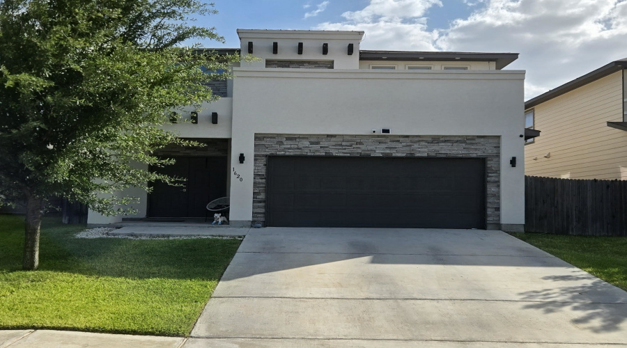 1620 Brownwood St., Laredo, Texas 78046, 3 Bedrooms Bedrooms, 6 Rooms Rooms,2 BathroomsBathrooms,Residential,For Sale,1620 Brownwood St.,20264728