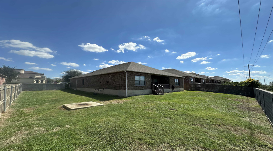 109 Pacifico Dr, Laredo, Texas 78045, 4 Bedrooms Bedrooms, 7 Rooms Rooms,2 BathroomsBathrooms,Residential,For Sale,109 Pacifico Dr,20264729