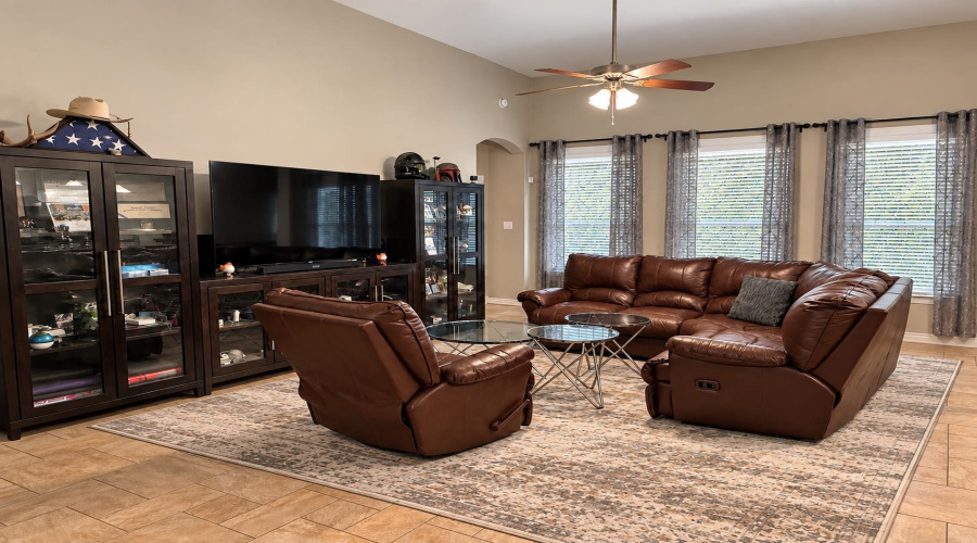 109 Pacifico Dr, Laredo, Texas 78045, 4 Bedrooms Bedrooms, 7 Rooms Rooms,2 BathroomsBathrooms,Residential,For Sale,109 Pacifico Dr,20264729
